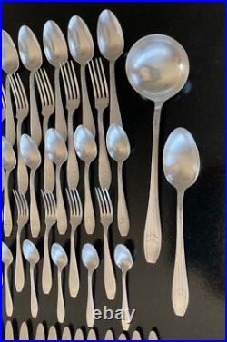 Ménagère en métal argenté Argental Modèle Art Déco Ménagère en métal argenté Argental Modèle Art Déco