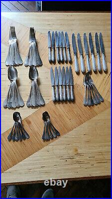 Ménagère en métal argenté Christofle modèle Perles 60 pièces sans écrin