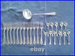 Ménagère en métal argenté modèle filet très bon état