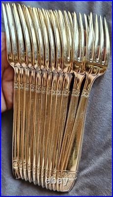 POT 12 fourchettes de table en métal argenté modèle art déco Grand Prix