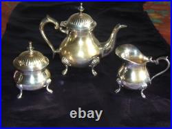 Service 3 Pieces Cafetiere Sucrier Pot A Lait En Metal Argente Modele Coquille Service 3 Pieces Cafetiere Sucrier Pot A Lait En Metal Argente Modele Coquille