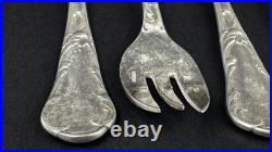 Six fourchettes a huitres Christofle modele Chrysanthème metal argente