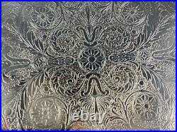 Très grand plateau de service en métal argenté signé CHRISTOFLE modèle Malmaison Très grand plateau de service en métal argenté signé CHRISTOFLE modèle Malmaison