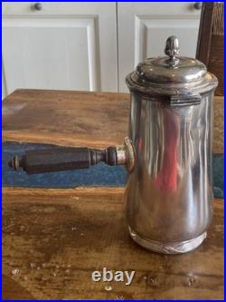 Victor Saglier belle chocolatière en métal argenté Modèle EMPIRE Rubans Croisés
